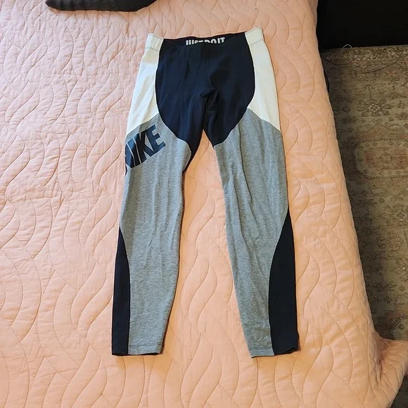 EUC Nike leggings - Picture 6 of 8